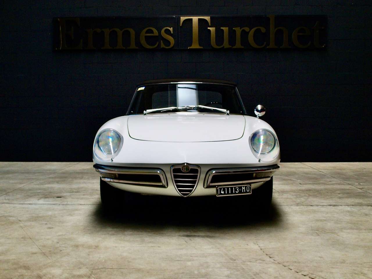 Alfa Romeo Spider 1.6 "OSSO DI SEPPIA", Conservata, a Pordenone.