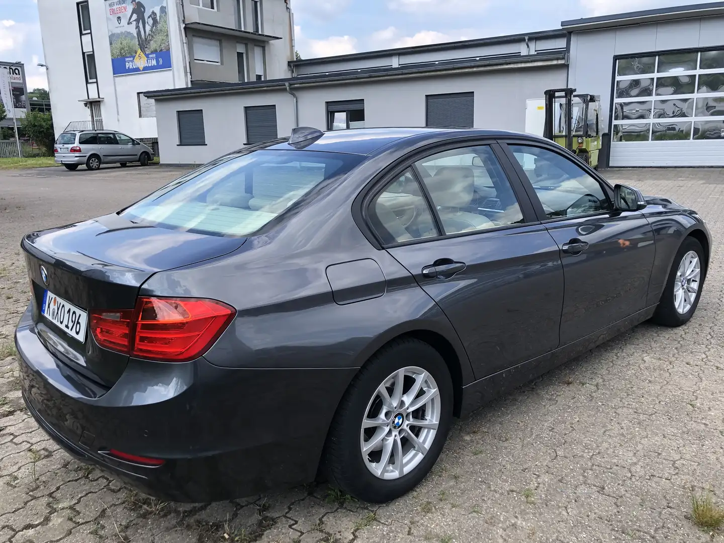 BMW 320 320d Luxury Line Gris - 2