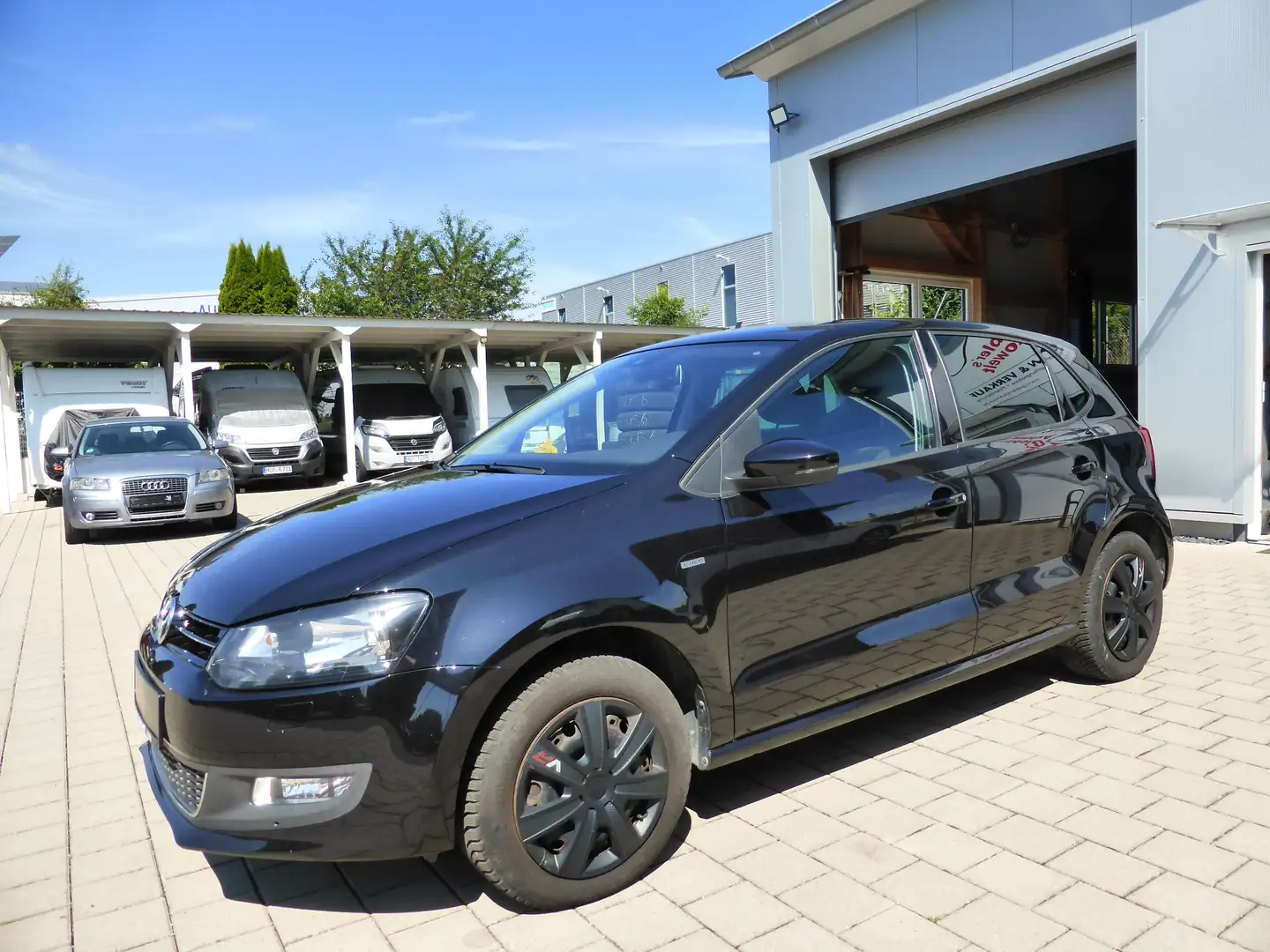 Volkswagen Polo Life BlueMotion/1Hand/Klima/Sitzheizung/5Türen Zwart - 2