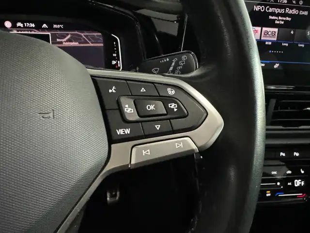 Volkswagen T-Roc view 13
