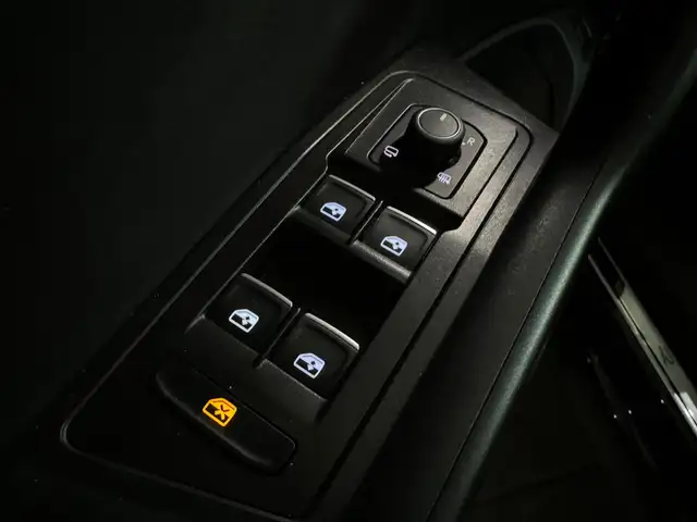 Volkswagen T-Roc view 15