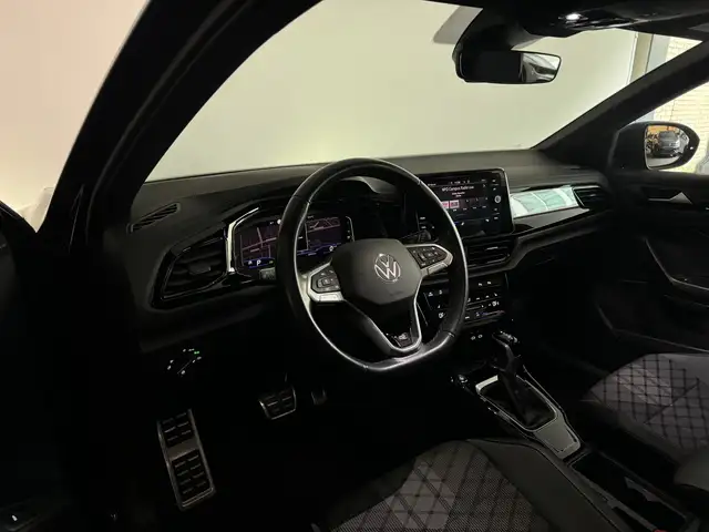 Volkswagen T-Roc view 2