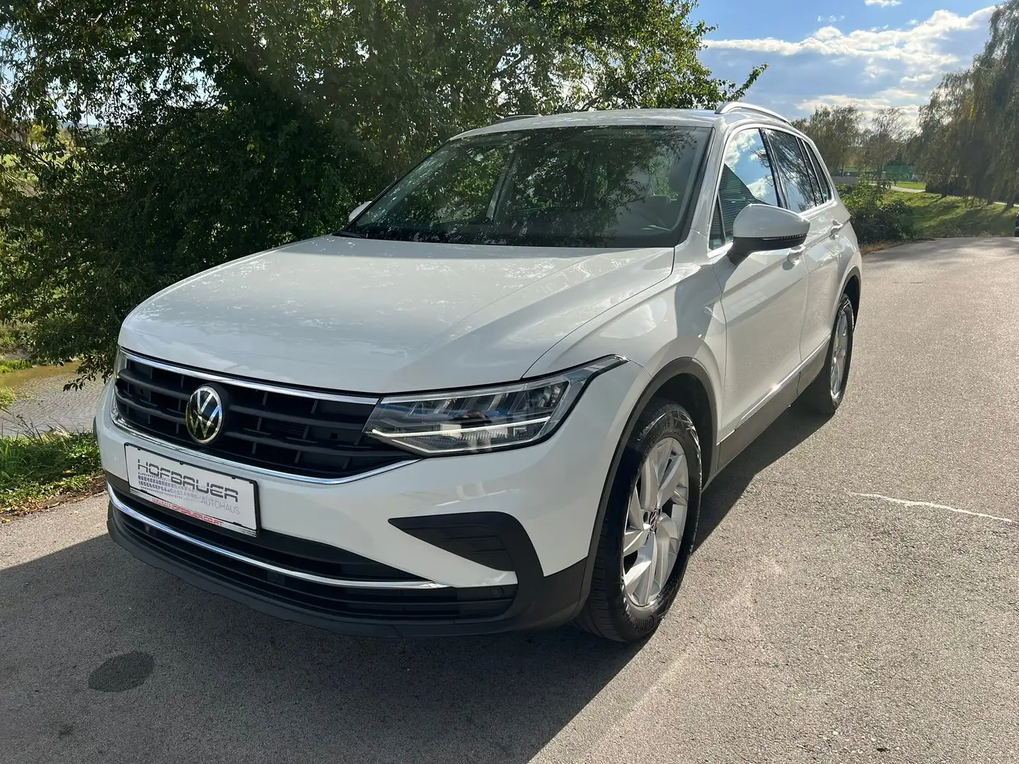 Volkswagen Tiguan Life TDI 4MOTION DSG Weiß - 1