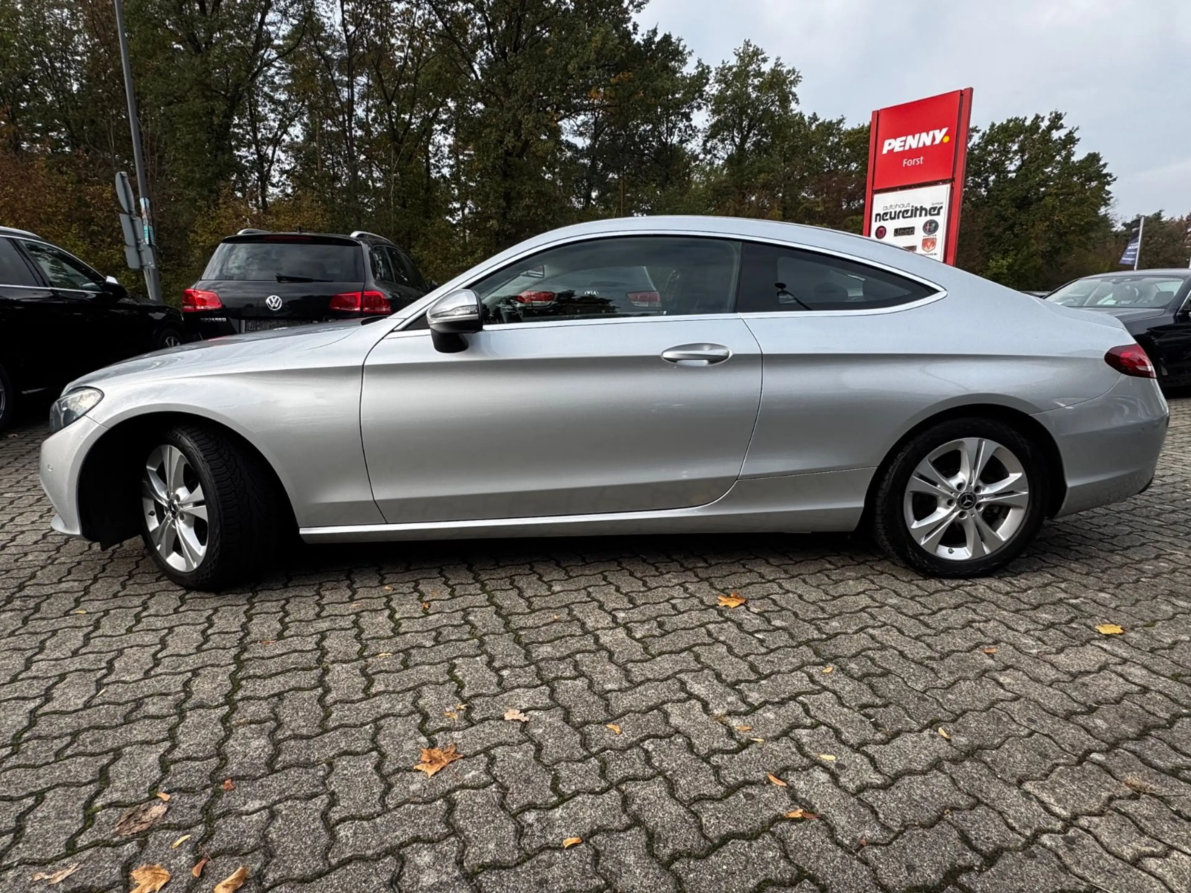 Mercedes-Benz C 220 Avantgarde *PDC/LED/NAVI* — photo 5