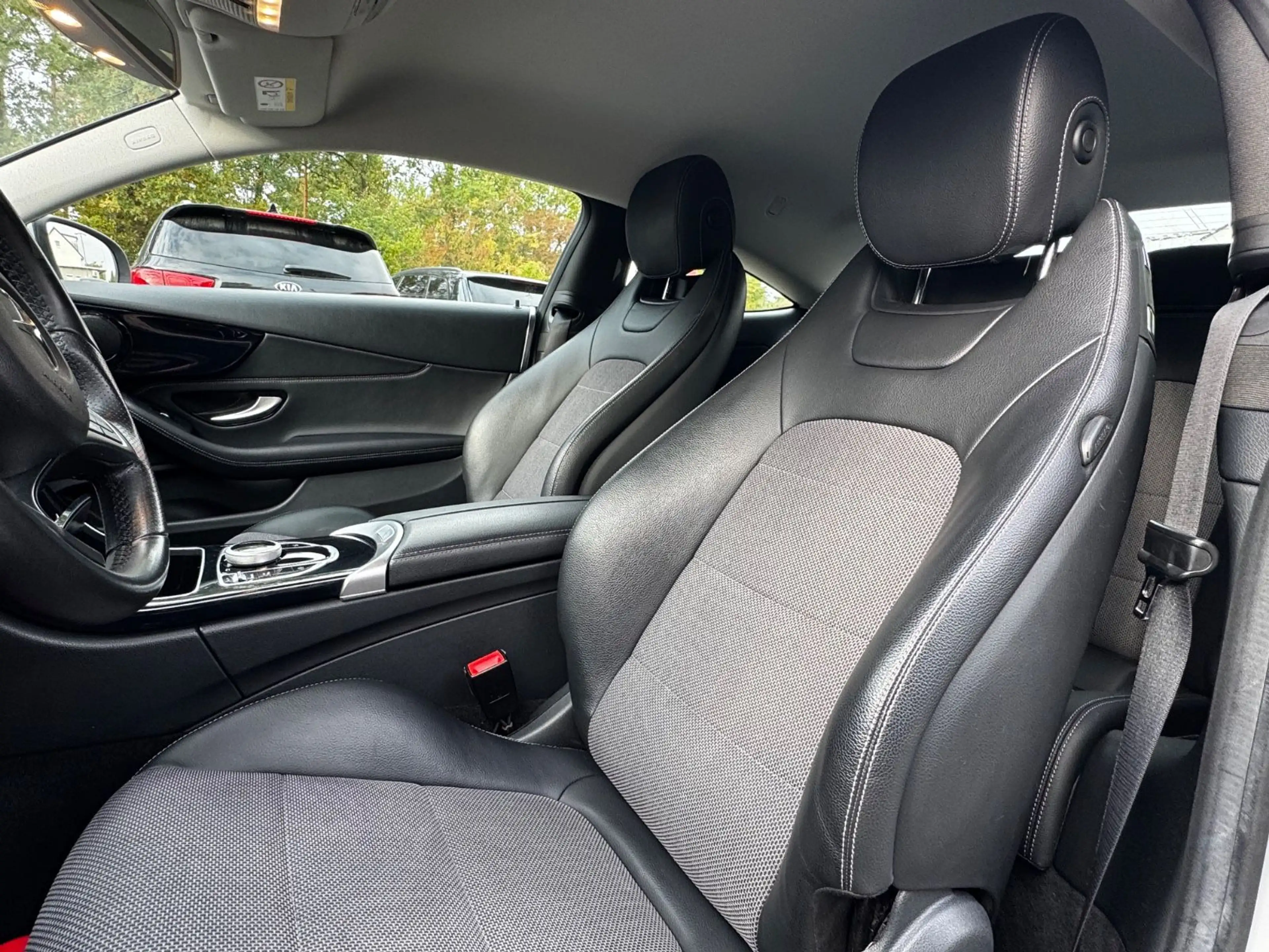 Mercedes-Benz C 220 Avantgarde *PDC/LED/NAVI* — photo 9
