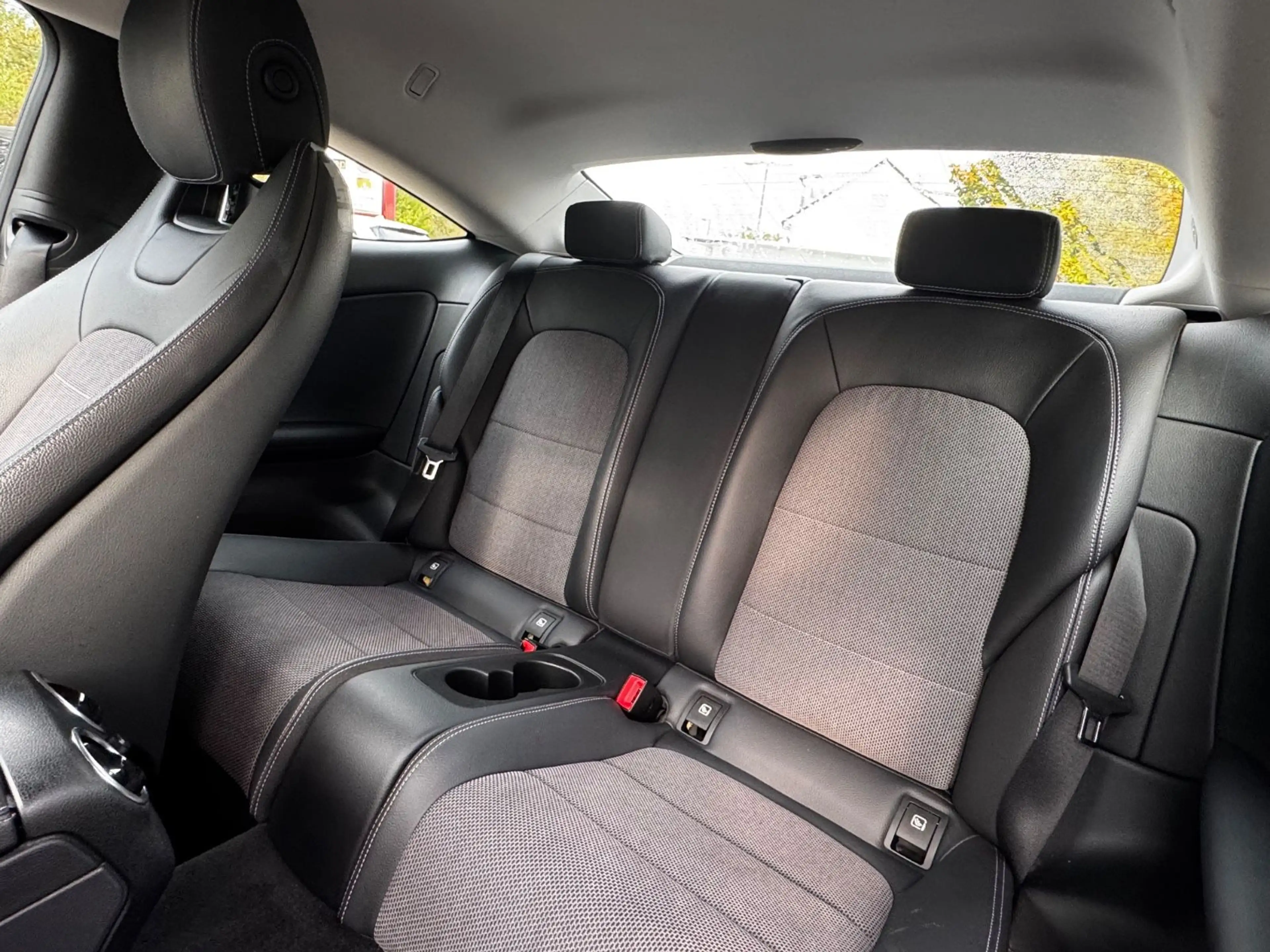 Mercedes-Benz C 220 Avantgarde *PDC/LED/NAVI* — photo 11