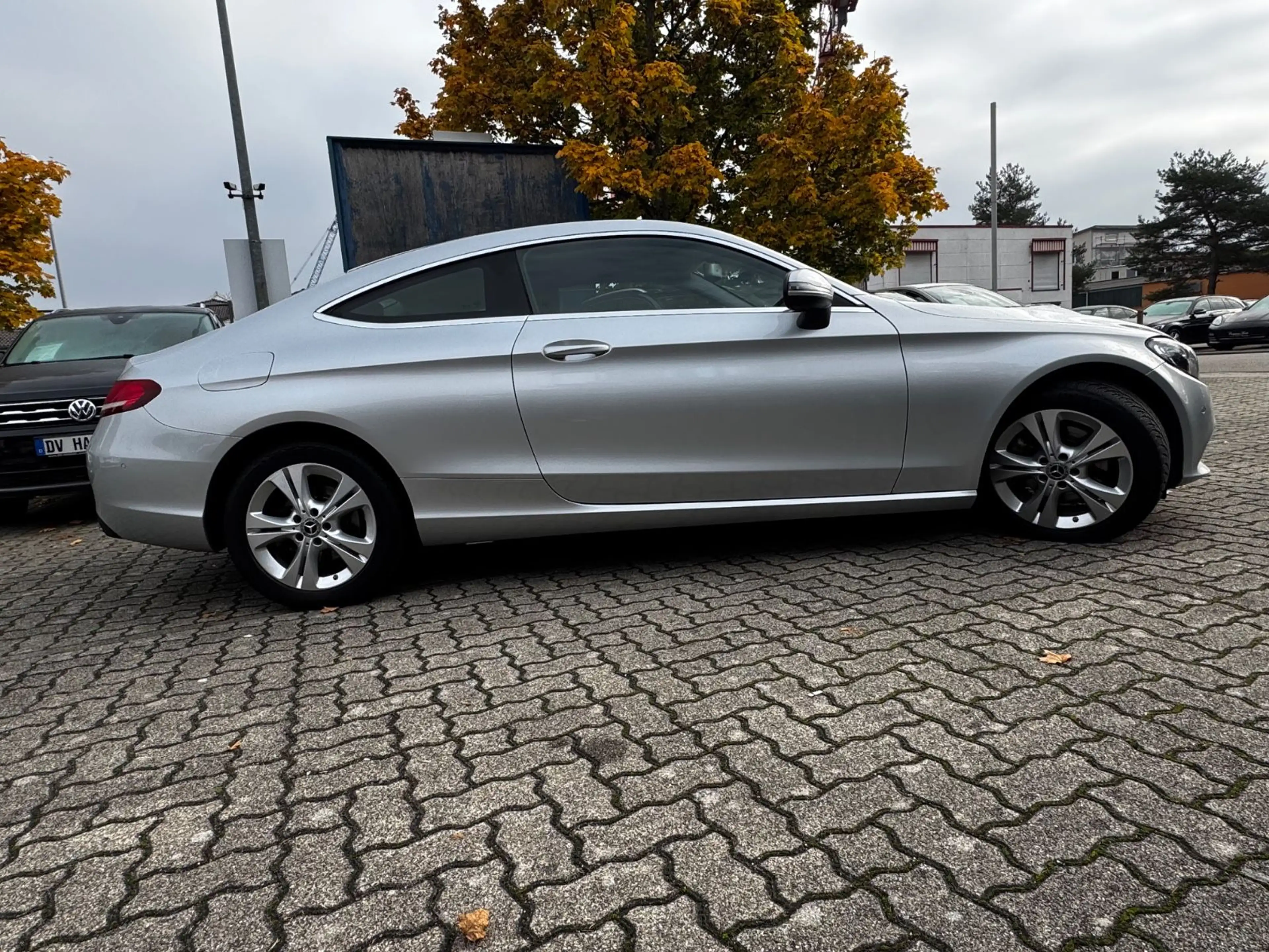 Mercedes-Benz C 220 Avantgarde *PDC/LED/NAVI* — photo 4
