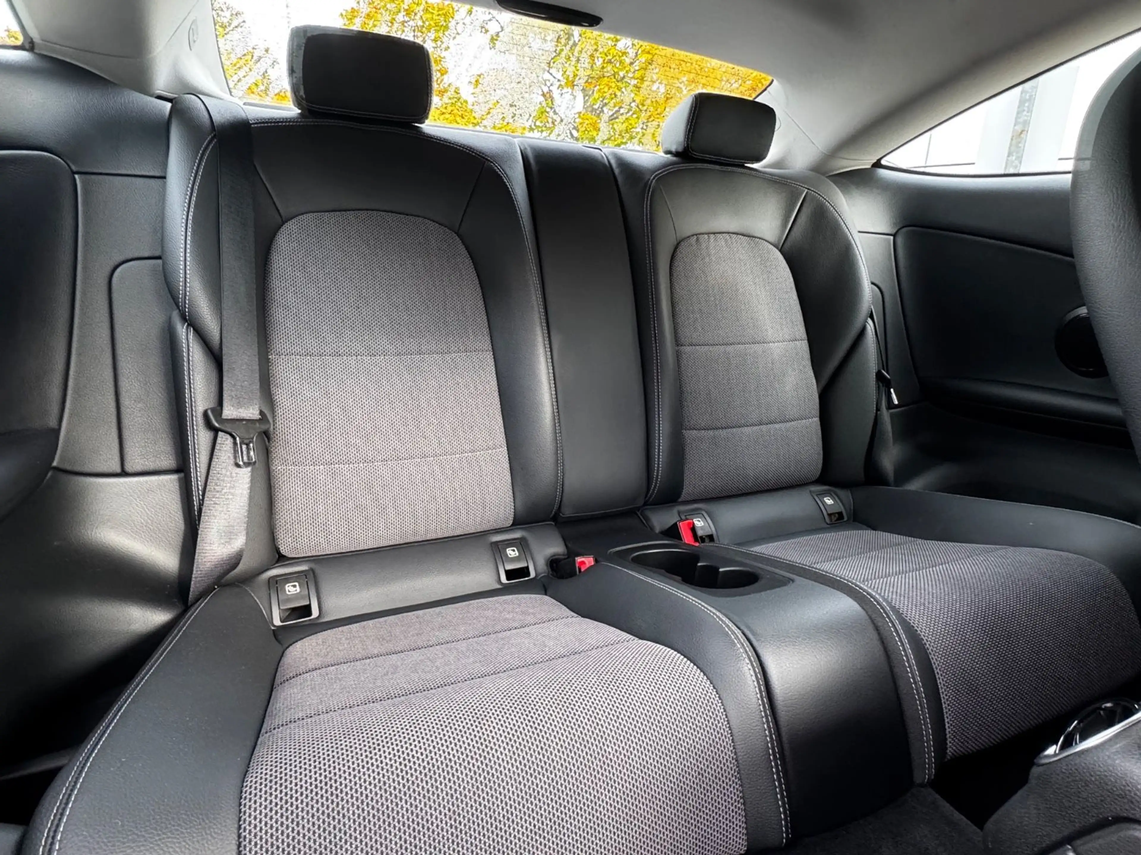 Mercedes-Benz C 220 Avantgarde *PDC/LED/NAVI* — photo 12