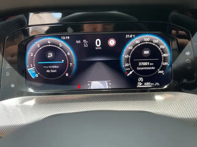 Volkswagen Golf view 13