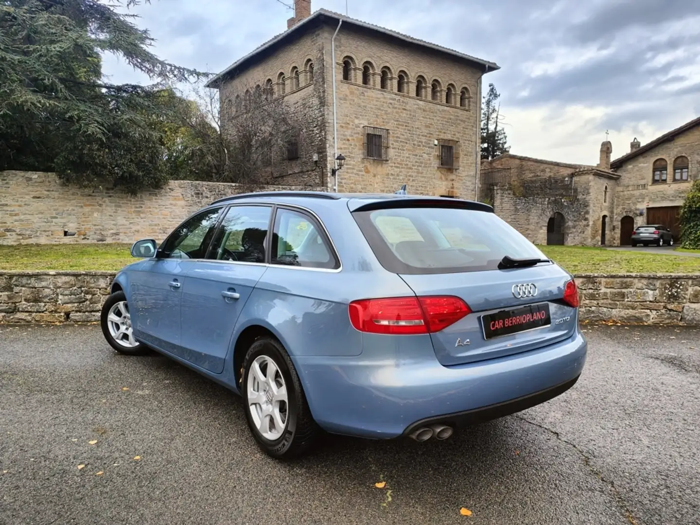 Audi A4 Avant 2.0TDI DPF 143 Bleu - 2