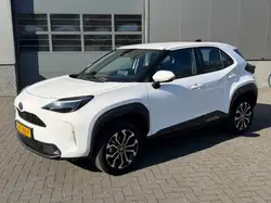 Toyota Yaris Cross Lichtmetalen velgen, Mistlampen, Stoelverwarming, Regensensor, Adaptieve Cruise Control, Isofix, Electronic Stability Program, Stuurbekrachtiging