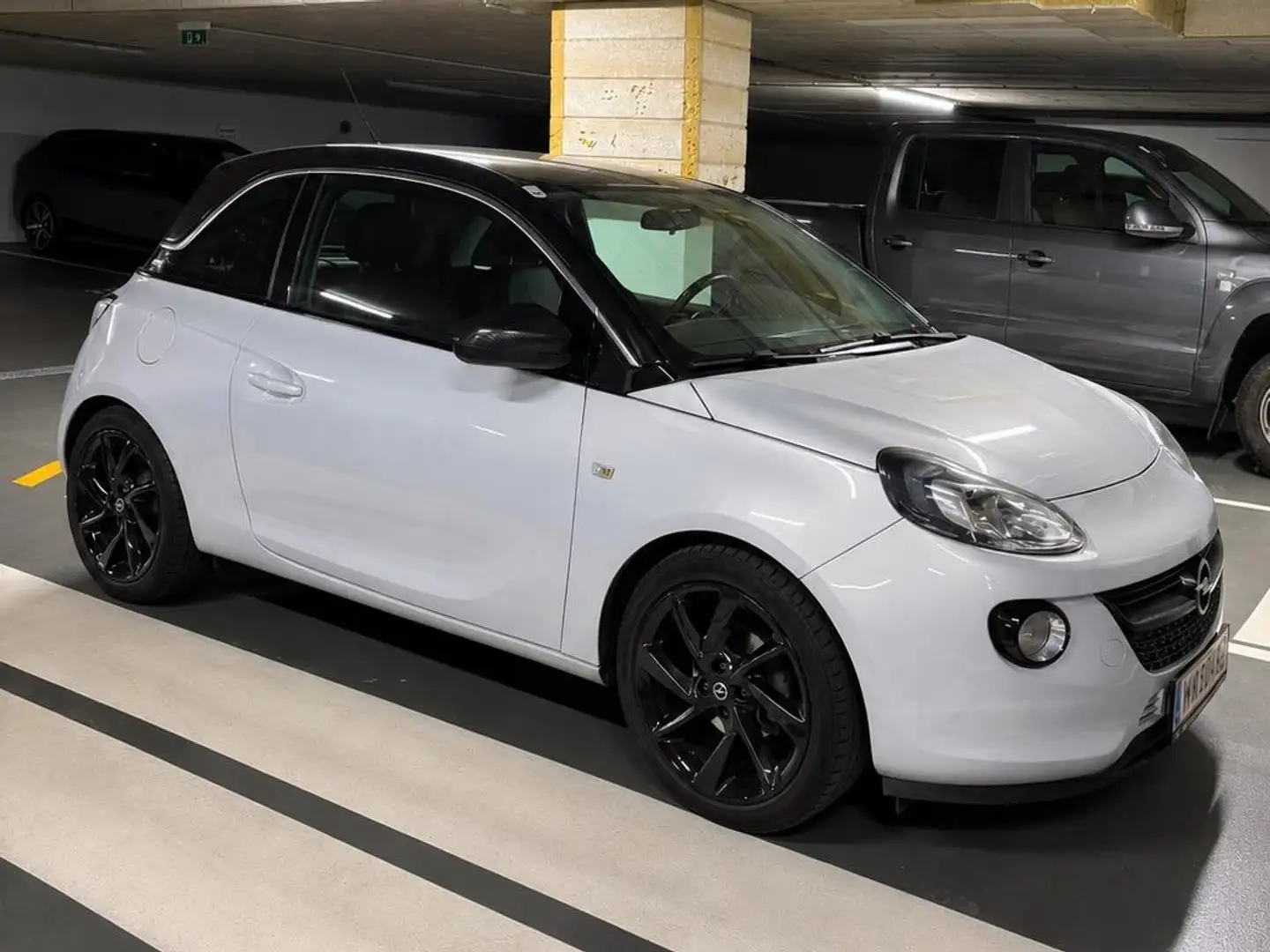 Opel Adam 1,0 TI Ecotec Turbo Grau - 1