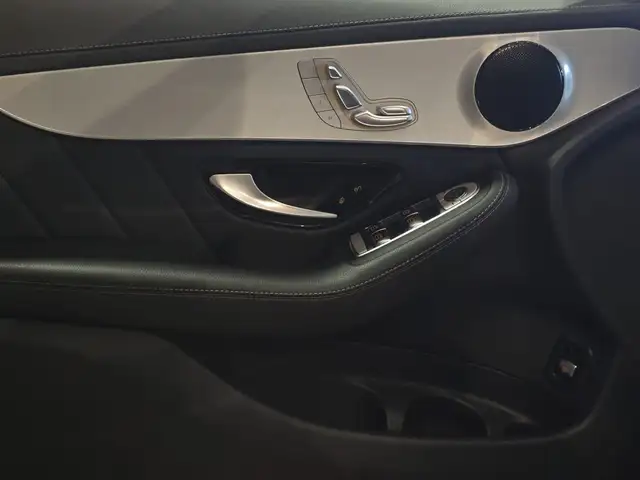 Mercedes-Benz GLC view 12