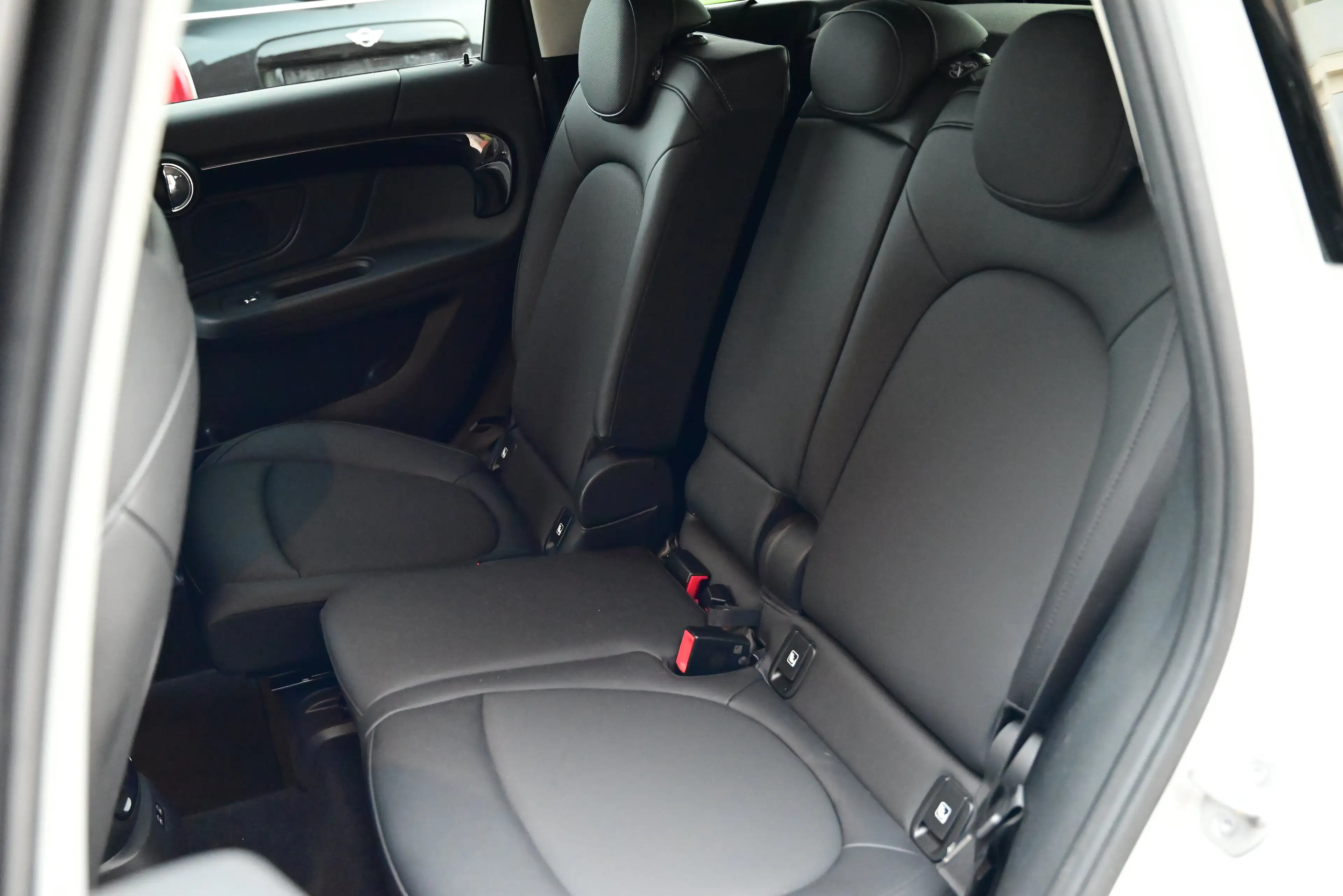 MINI Cooper S Countryman AUT ALL4 / SPORTSEATS / CAMERA / LED / CARPLAY — photo 10