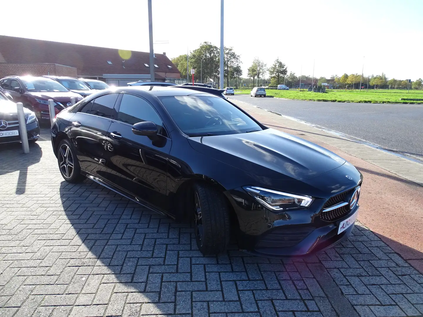 Mercedes-Benz CLA 180 CLA 180 7G-DCT AMG Line Coupé Zwart - 2