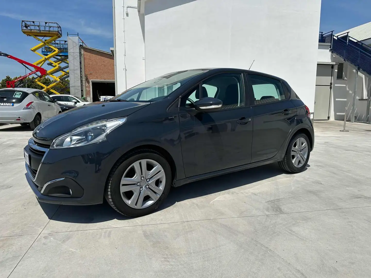 Peugeot 208 1° serie PureTech 82 Stop&Start 5 porte Signature Szary - 1