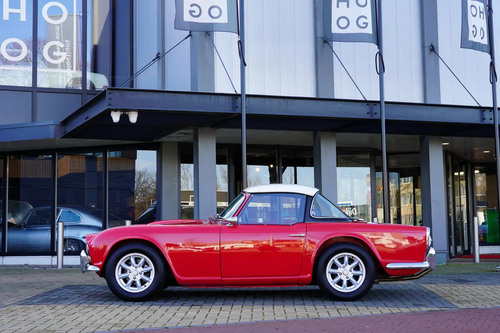 Triumph TR4 2.1 with tuned engine Червоний - 2