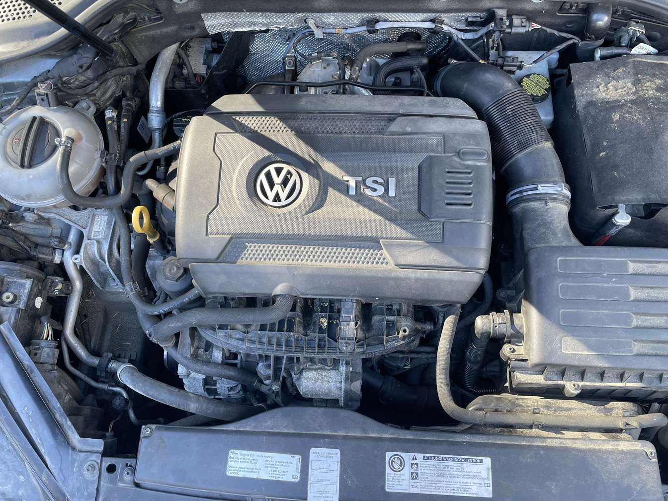 2016 Volkswagen Golf Trendline thumb 6