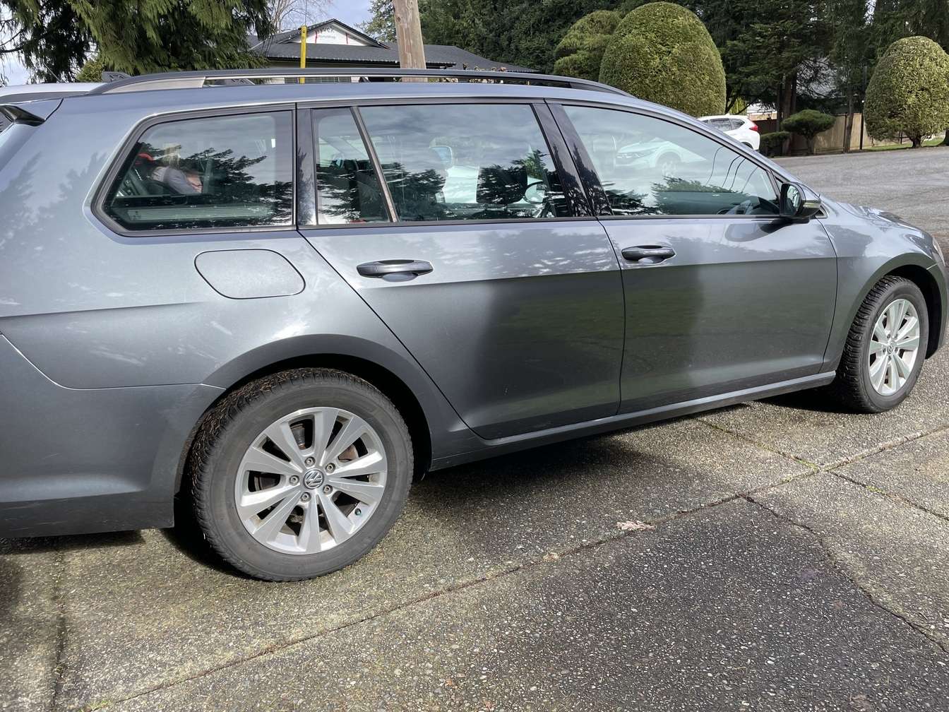 2016 Volkswagen Golf Trendline alt 3