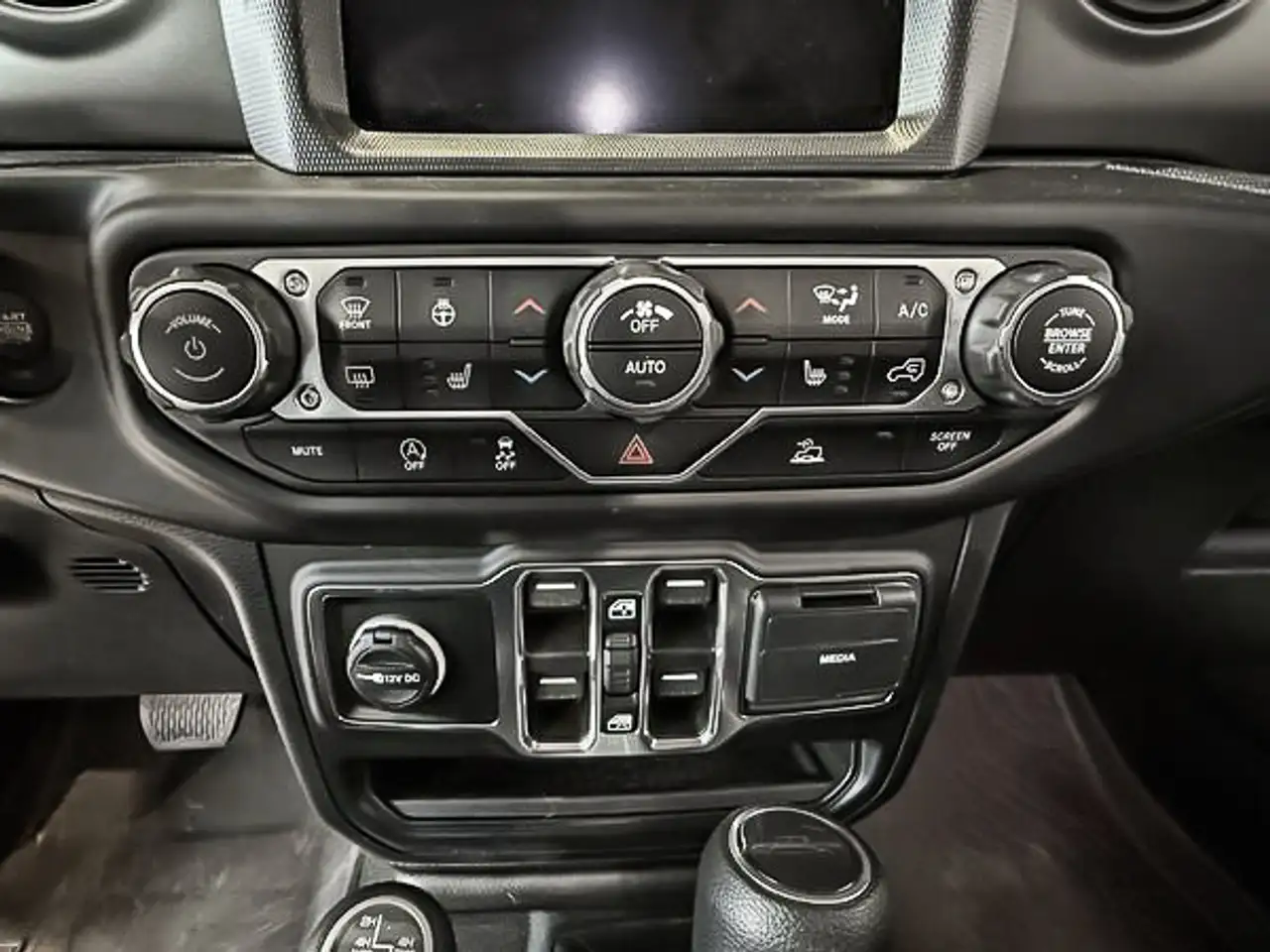 Jeep Gladiator снимка Jeep Gladiator