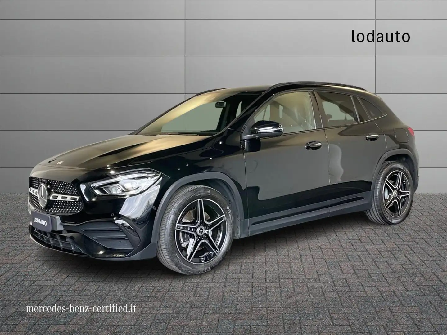 Mercedes-Benz GLA 200 GLA 200 d Automatic Premium Zwart - 1