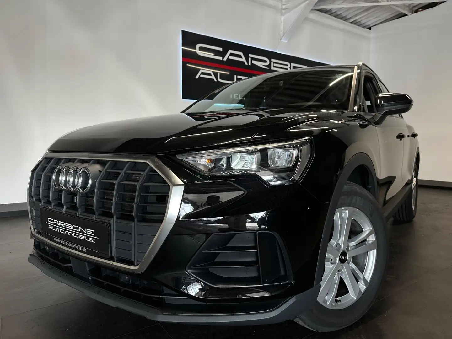 Audi Q3 35 TDI Schwarz - 1