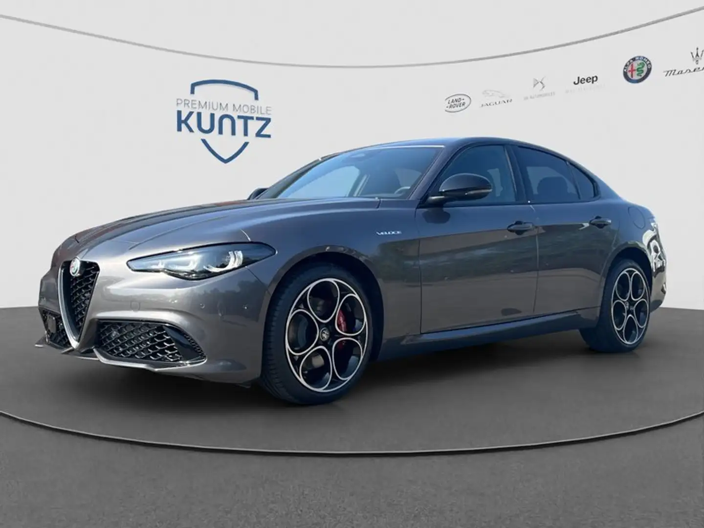 Alfa Romeo Giulia Veloce 2.2D Techno-/ Premium-Audio-Paket Šedá - 1