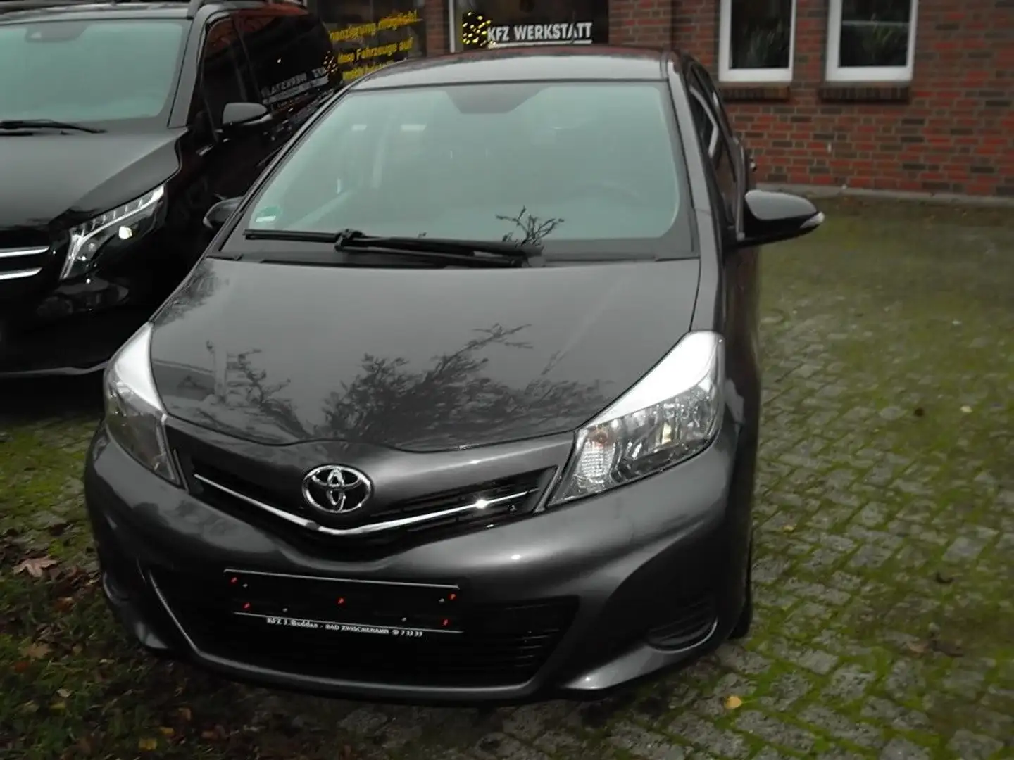 Toyota Yaris Edition 2014 Grey - 1