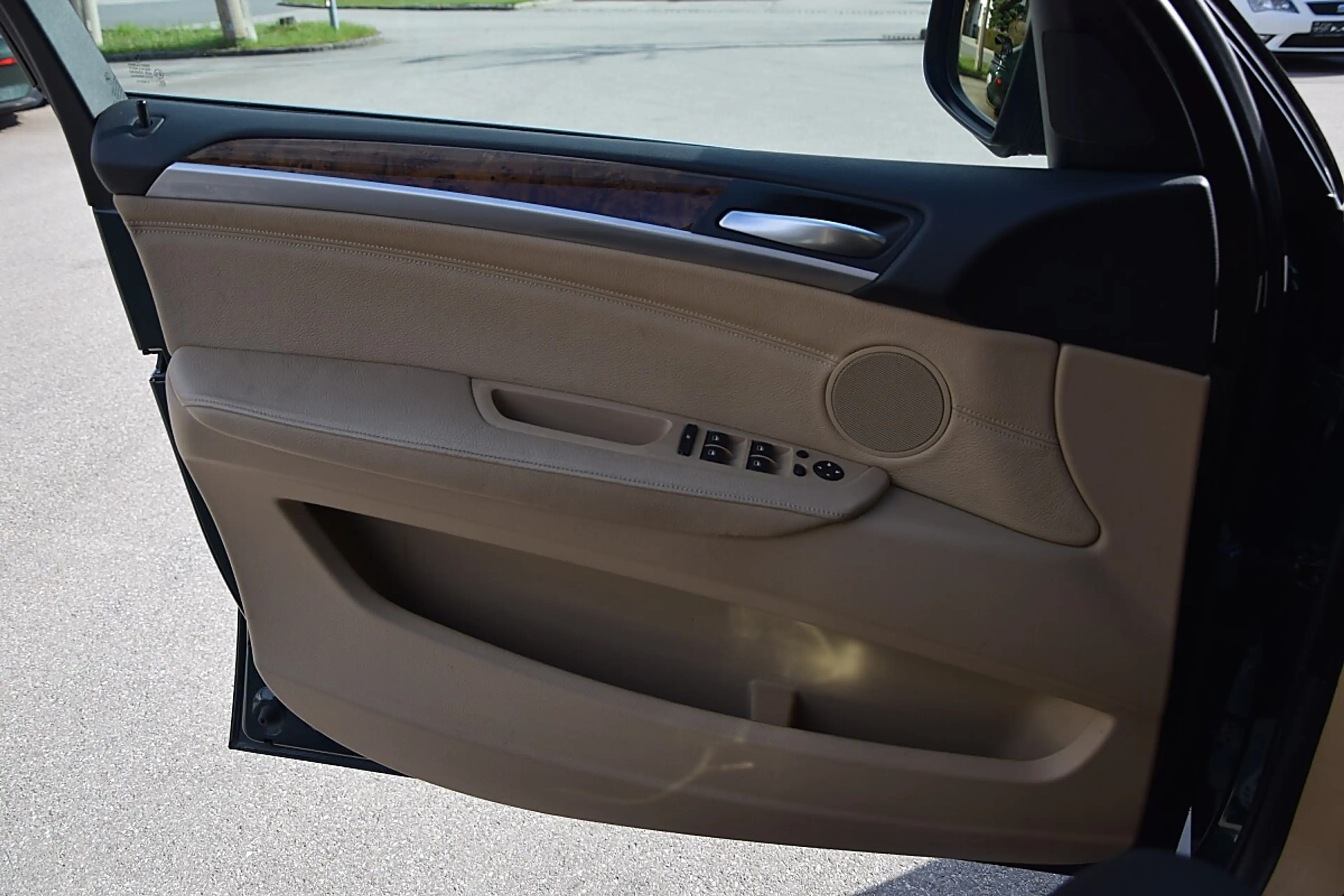 BMW X5 4,8i Österreich-Paket Aut. *Head-Up Display* — photo 11