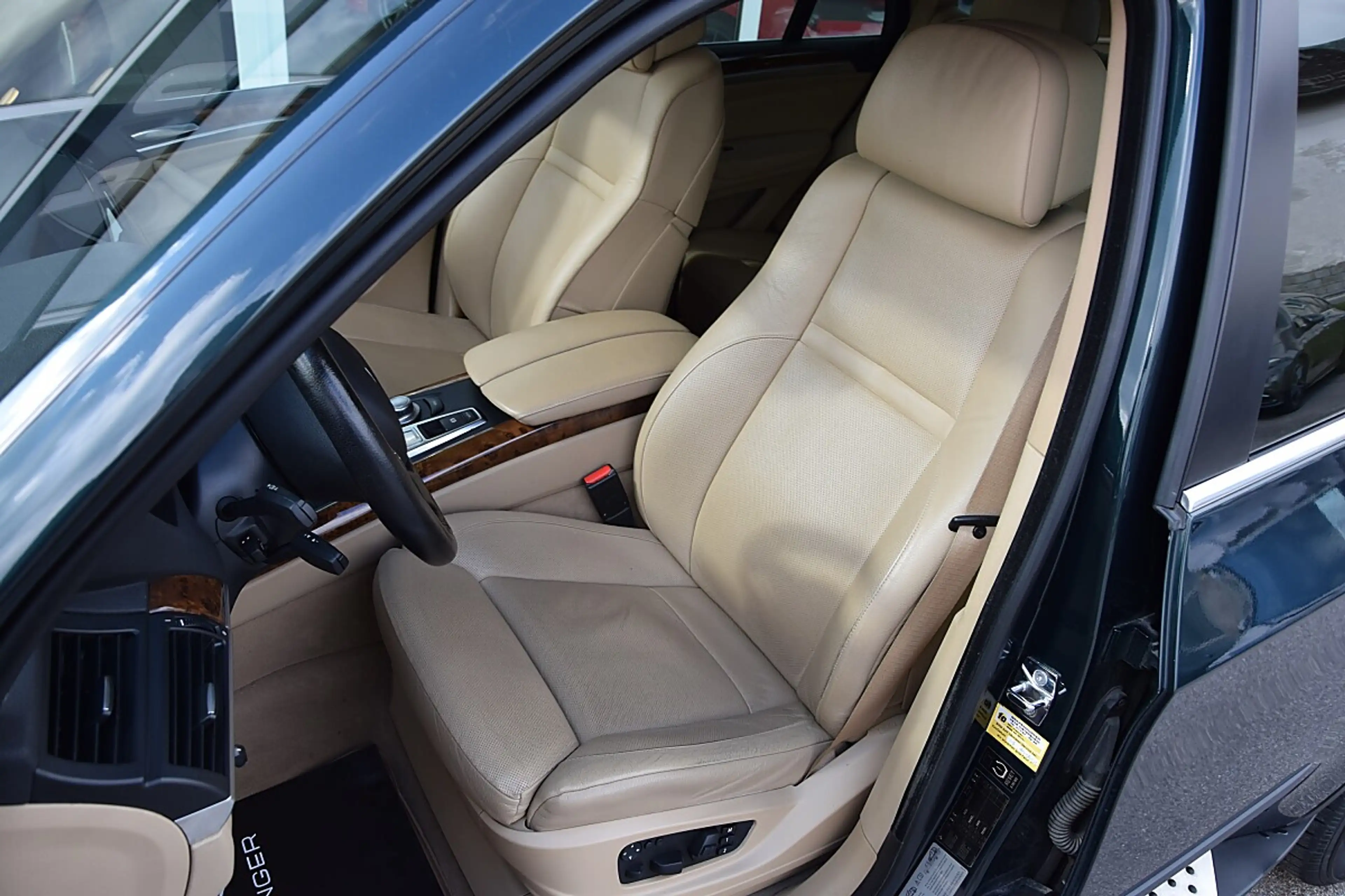 BMW X5 4,8i Österreich-Paket Aut. *Head-Up Display* — photo 6