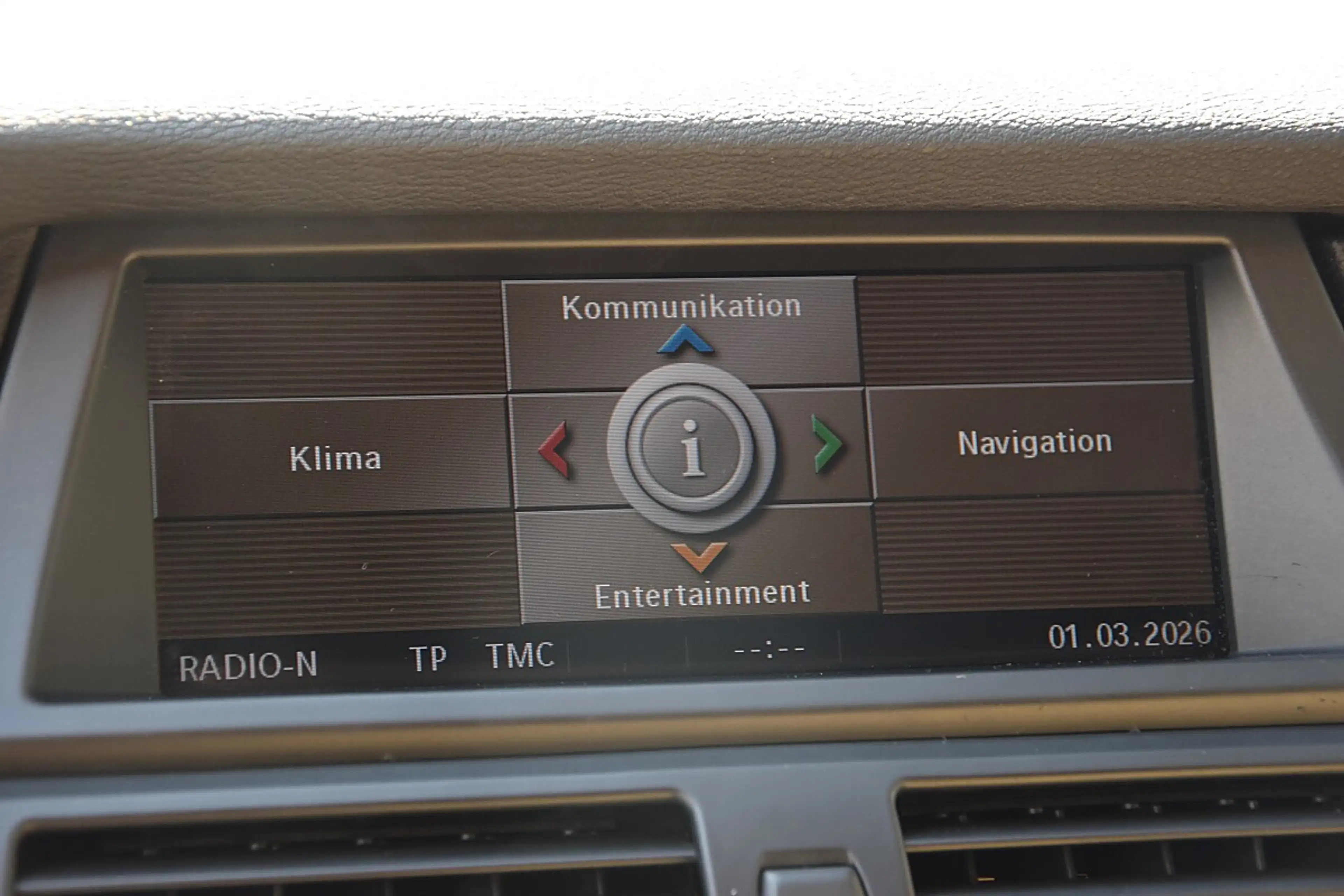 BMW X5 4,8i Österreich-Paket Aut. *Head-Up Display* — photo 13