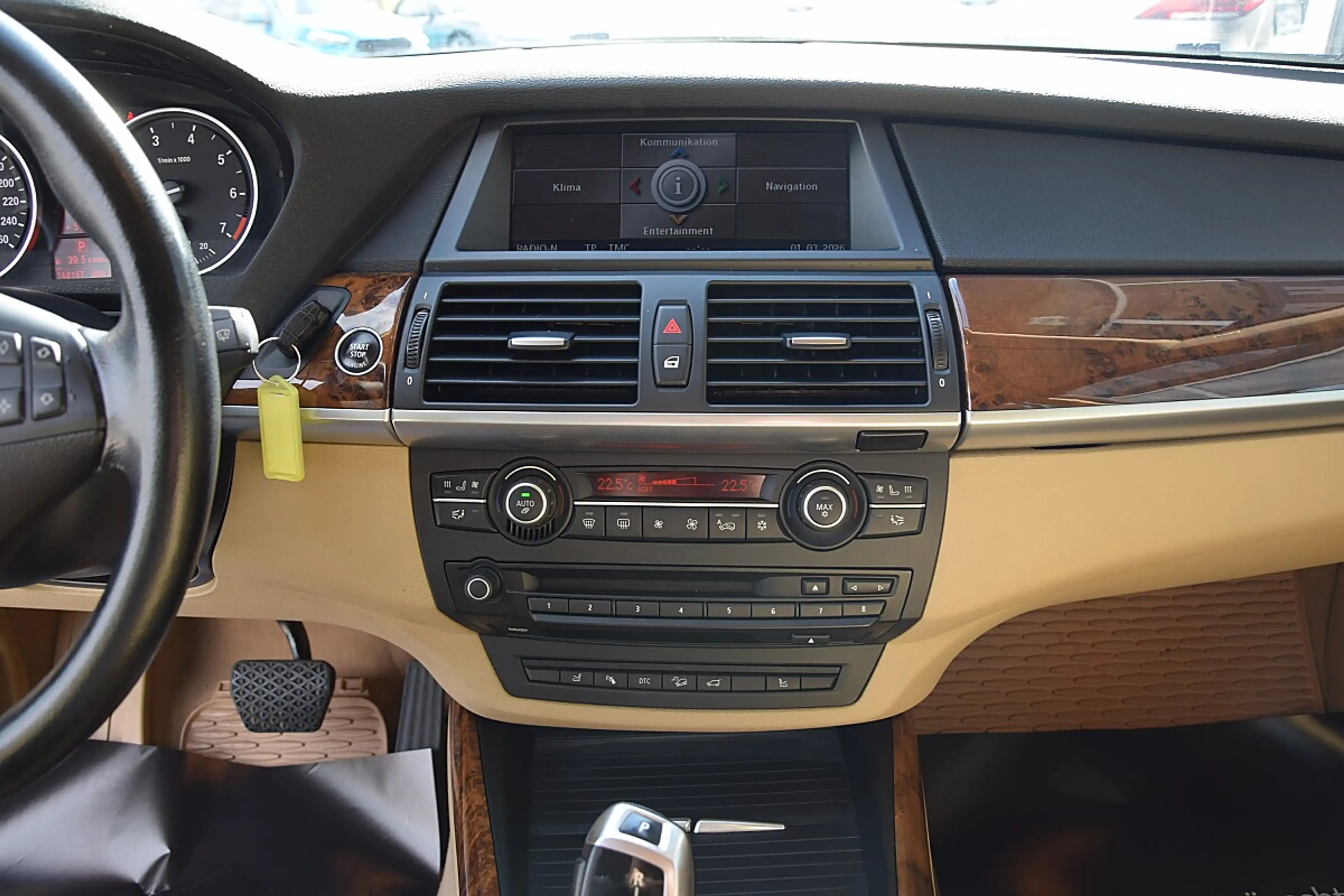 BMW X5 4,8i Österreich-Paket Aut. *Head-Up Display* — photo 9