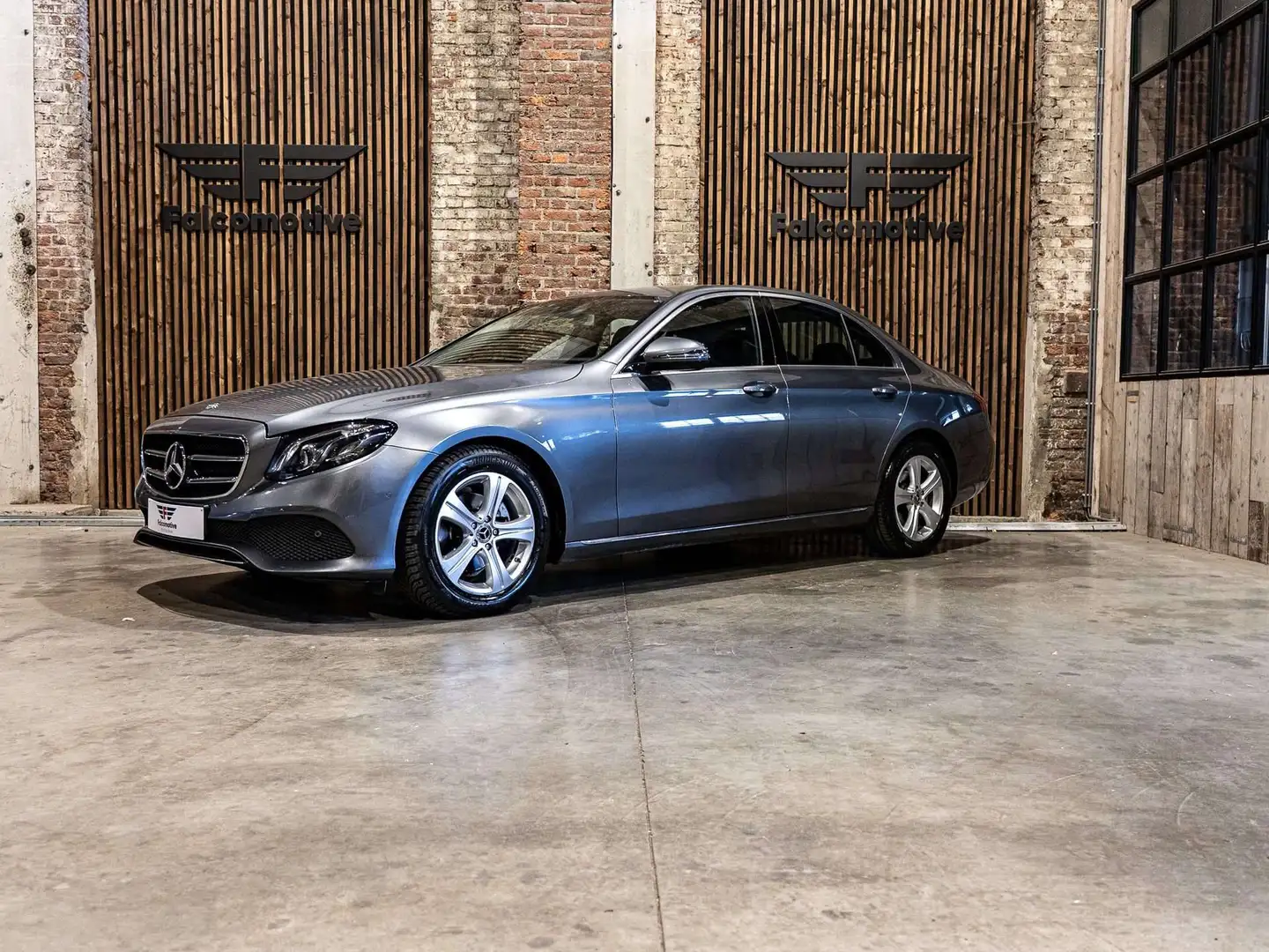 Mercedes-Benz E 200 2.0d*AUT*AVANTGARDE*LED-MULTIBEAM*NAVI*PDC*CAMERA* Grau - 2