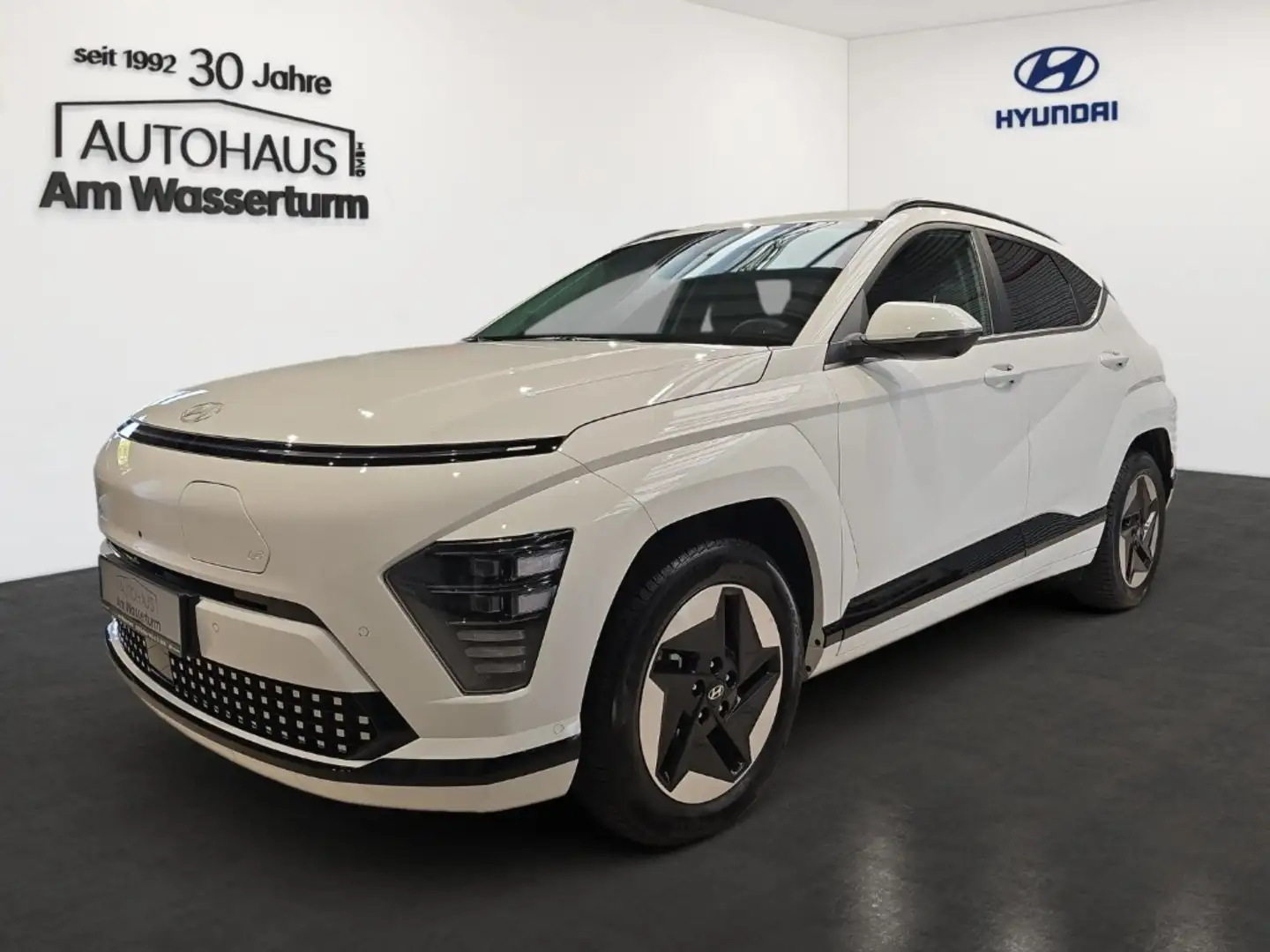 Hyundai KONA Prime Elektro 65,4kw Sitzkomfort Paket Assistenzpa Weiß - 1
