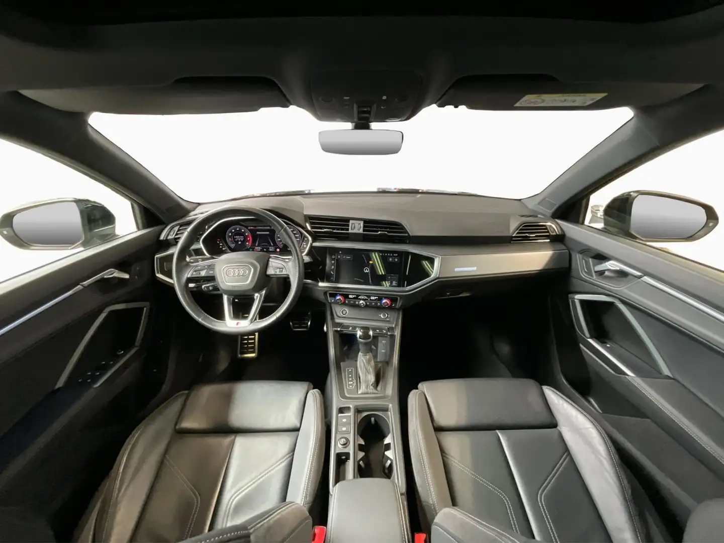 Audi Q3 S-Line+40TFSI+Quattro+S-Tronic Schwarz - 2