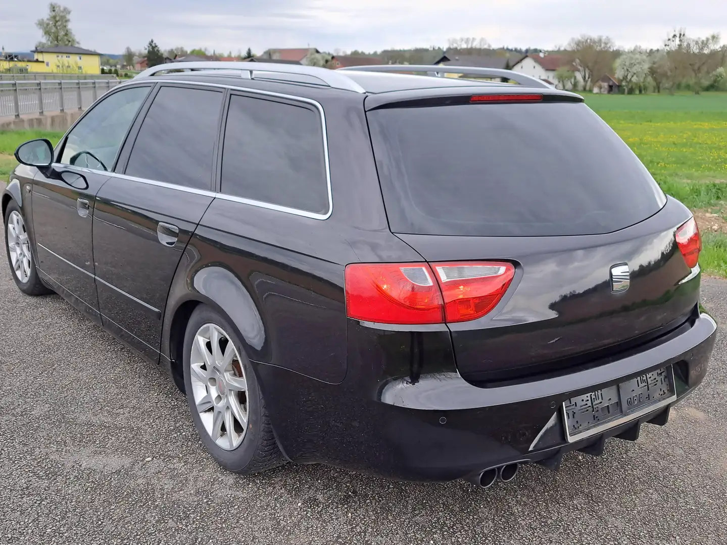 SEAT Exeo Exeo ST Style 2,0 TDI CR Style Schwarz - 2