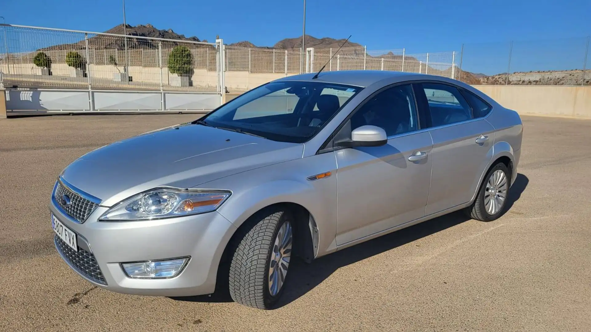 Ford Mondeo Mondeo 2.0TDCi Titanium Titanium Plateado - 2