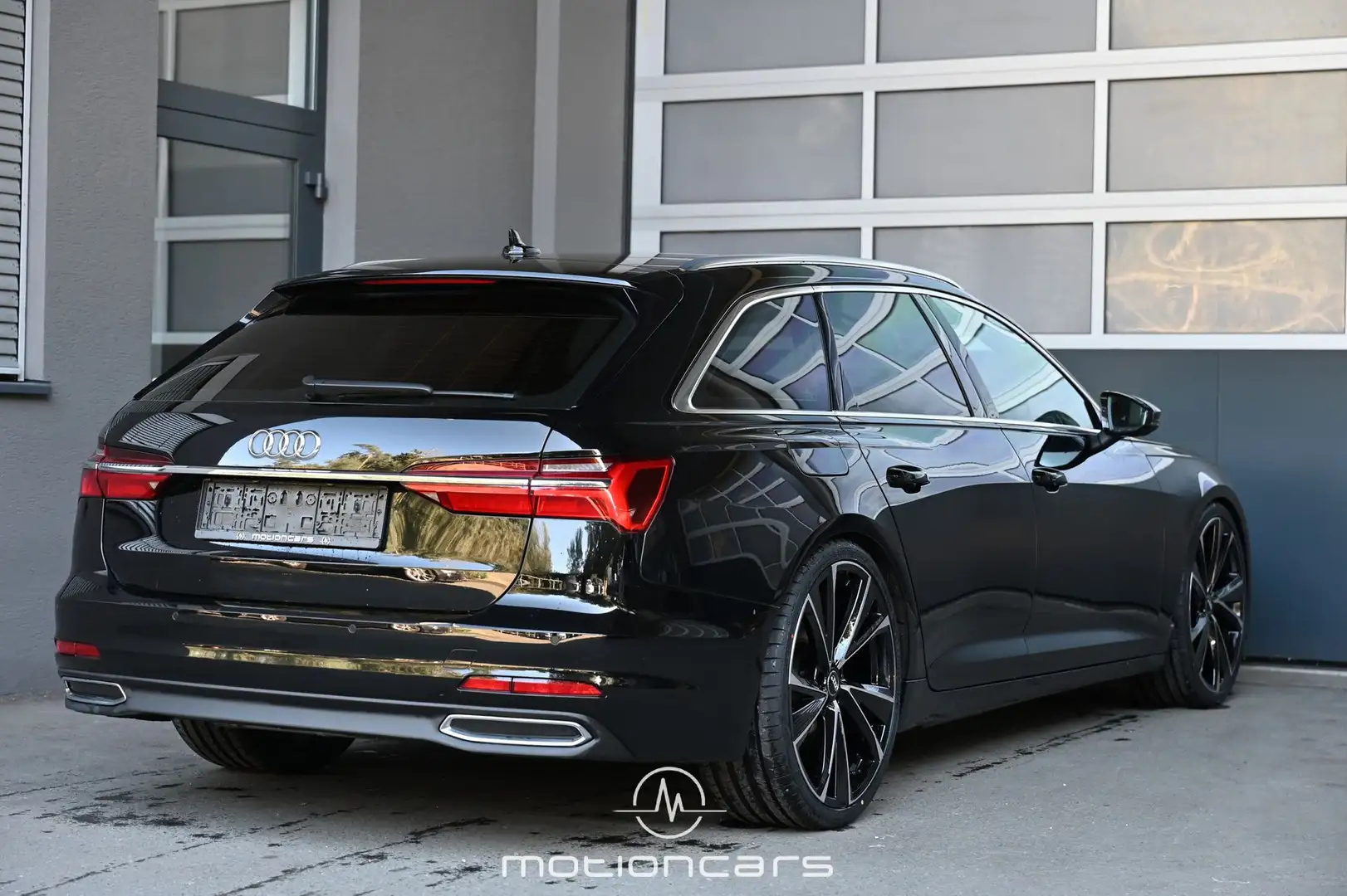 Audi A6 40 2.0 TDI Avant Schwarz - 2