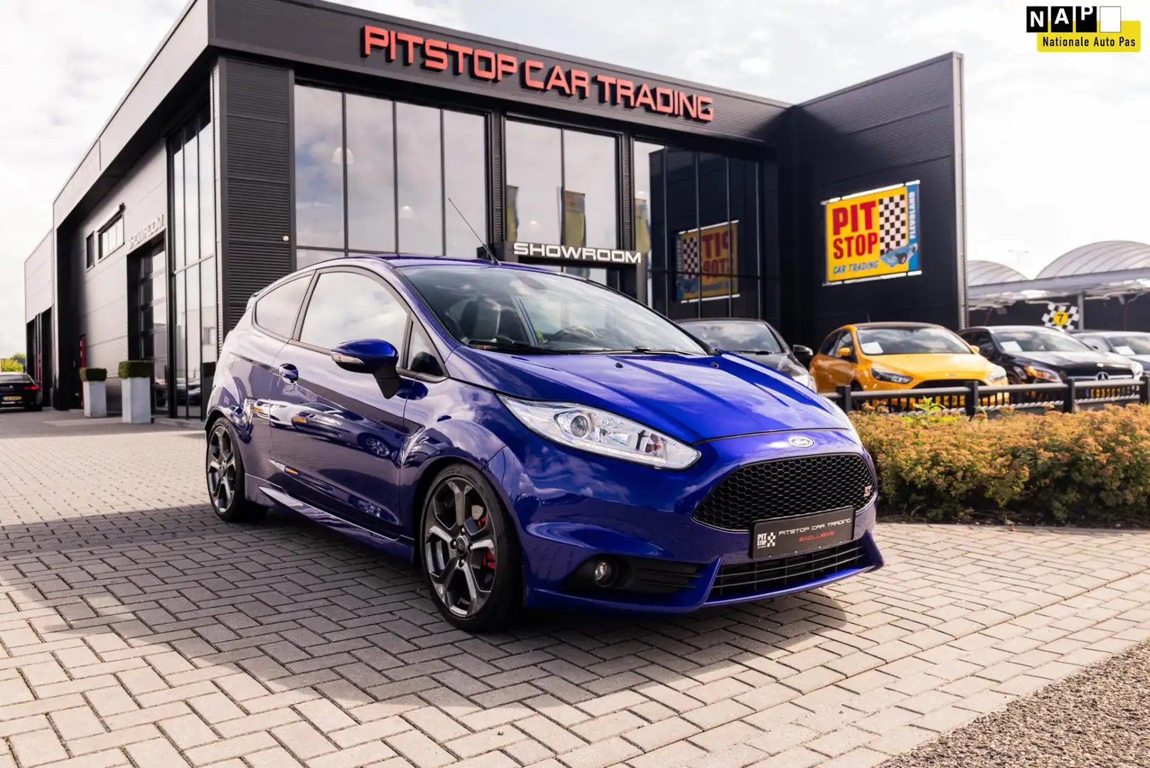 Ford Fiesta 1.6 ST-2, 182pk, Facelift, Cruise, Parkeersensoren Blauw - 1