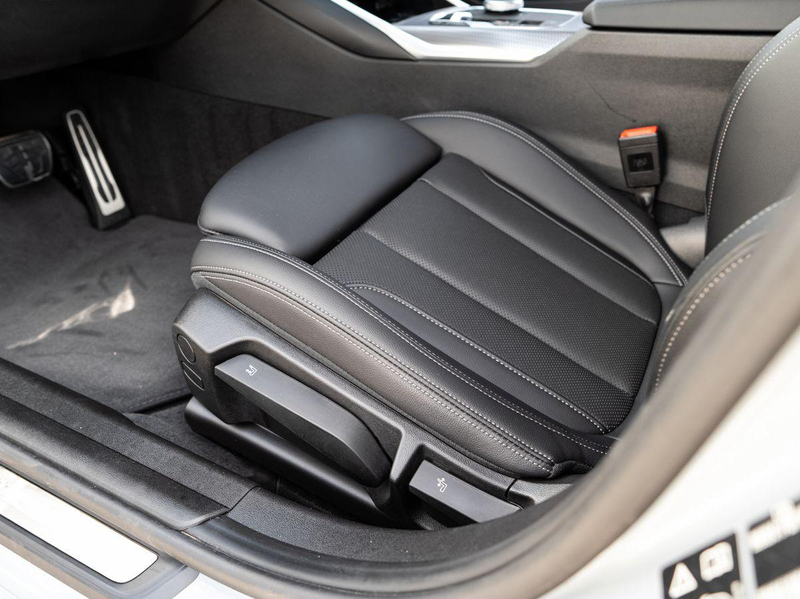 BMW 330 d xDrive Lim M-Sport AHK GSD ACC ParkA AkGlas — photo 11