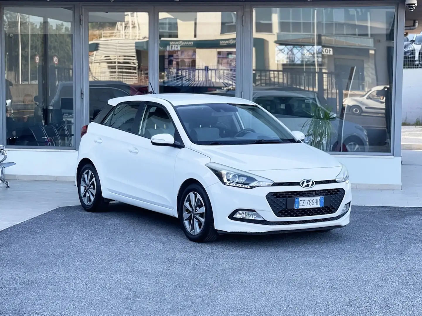Hyundai i20 1.4 Diesel 90CV E6 Neo. - 2015 Bianco - 1