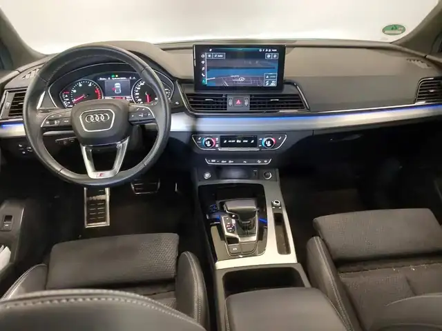 Audi Q5 view 10