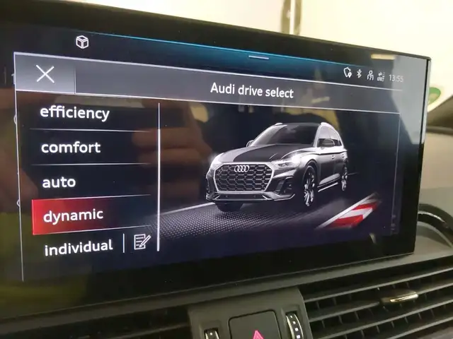 Audi Q5 view 12