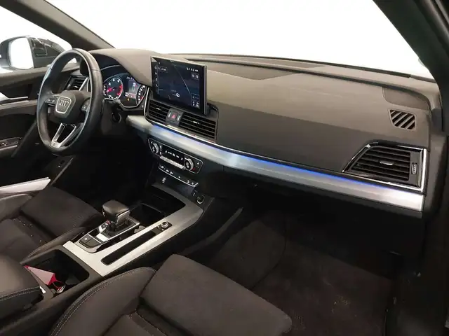 Audi Q5 view 9
