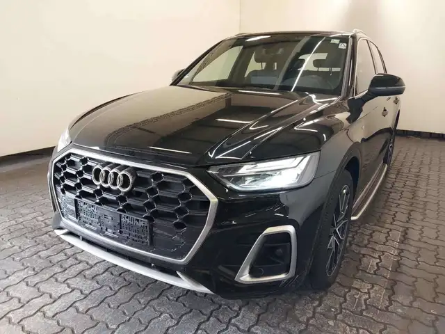 Audi Q5 view 4
