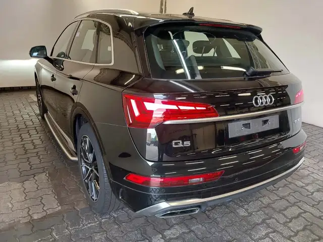 Audi Q5 view 5