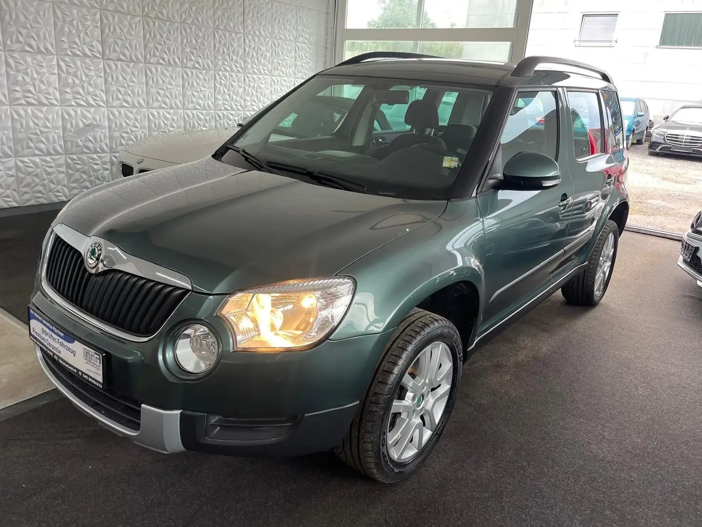 Skoda Yeti 1.8 TSI DSG 4x4 AllDrive,PDC,Zitzh Grün - 1