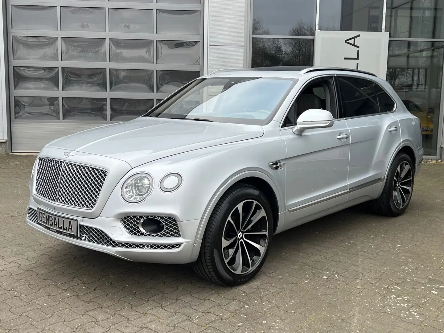 Bentley Bentayga BENTAYGA 6.0 W12, MULLINER, PANORAMA Plateado - 1