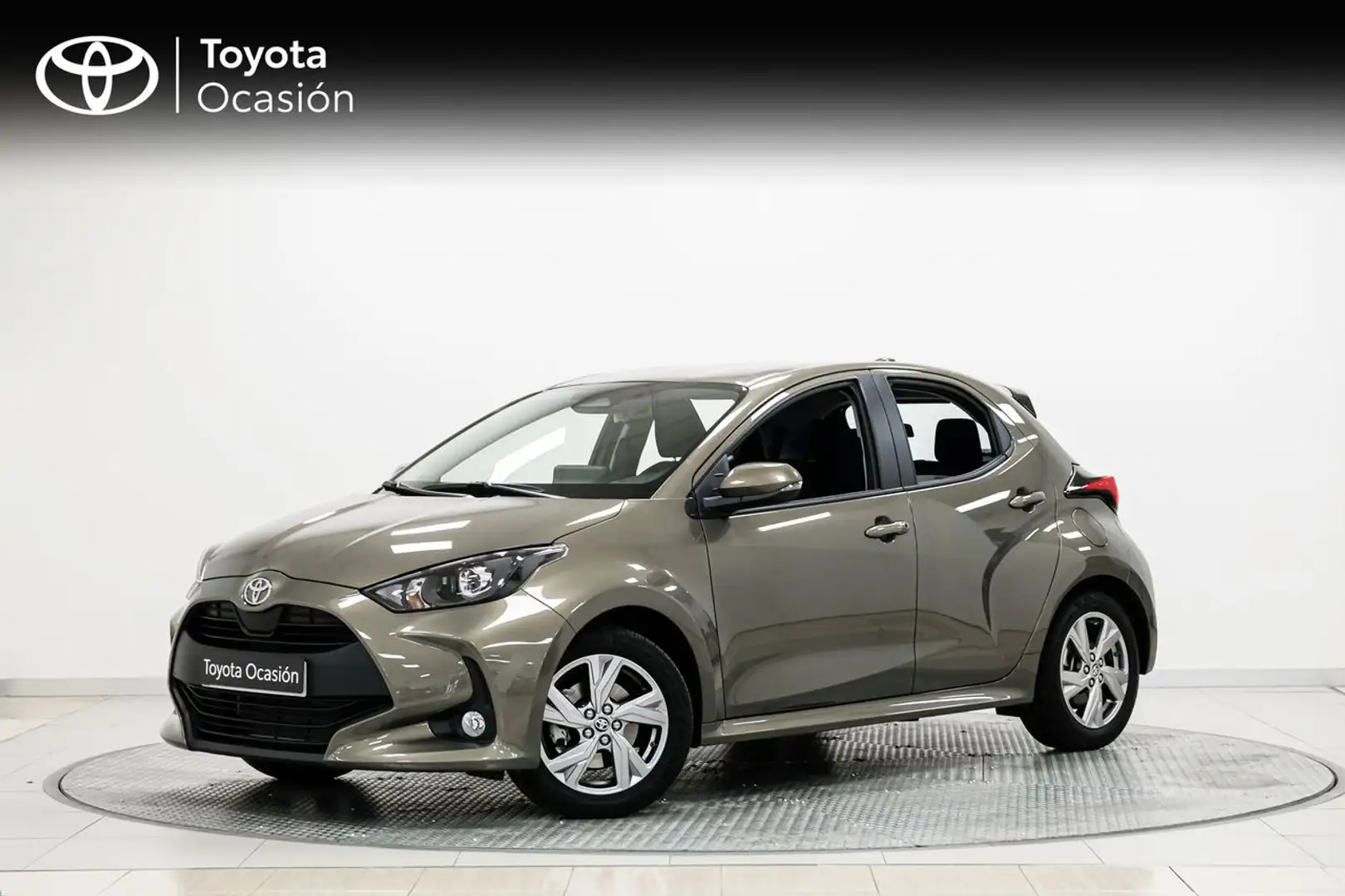 Toyota Yaris 120H Active Plus Jaune - 1