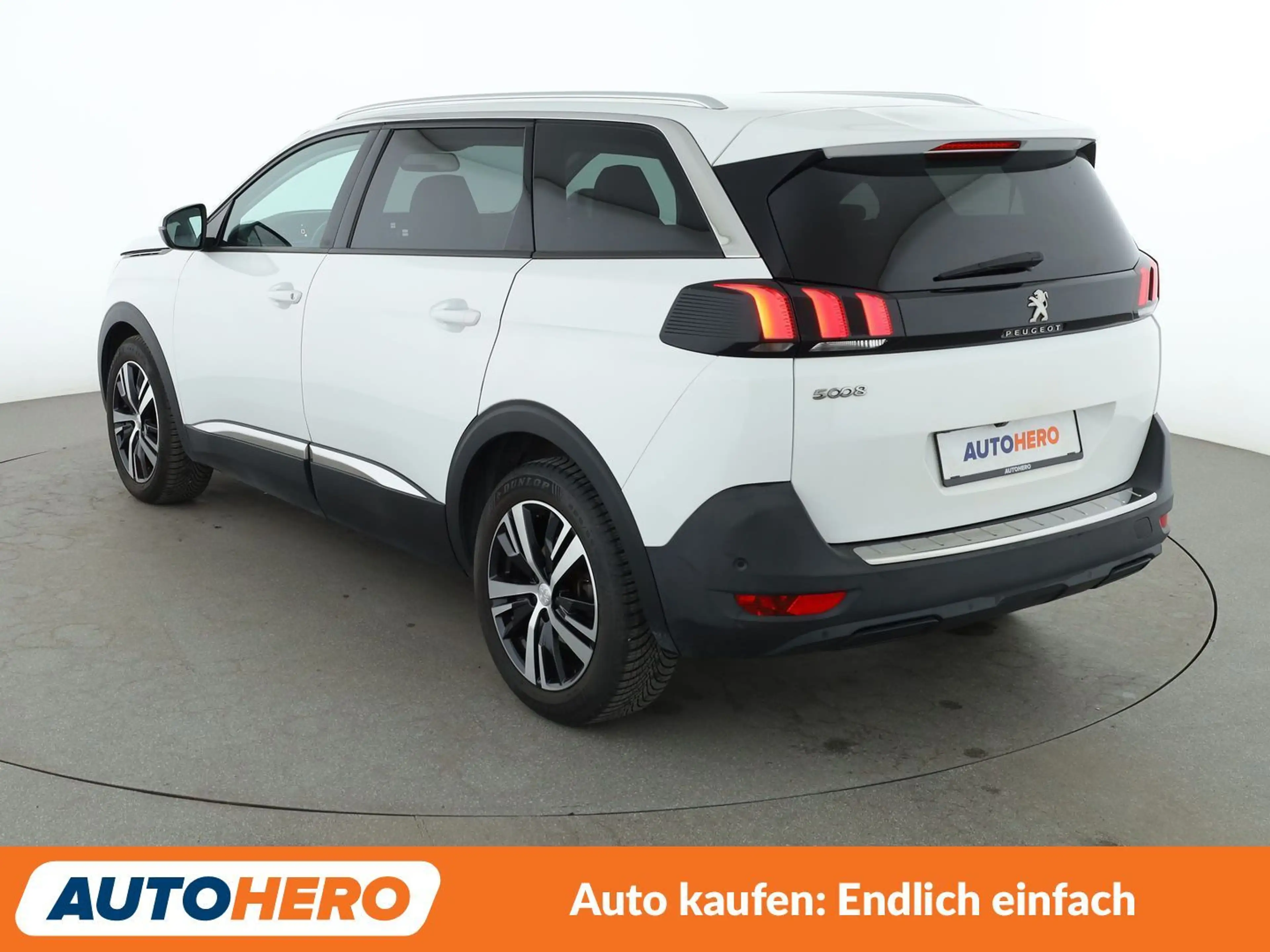 Peugeot 5008 1.5 Blue-HDi Allure Aut*NAVI*TEMPO*CAM*PDC*SHZ* — photo 4